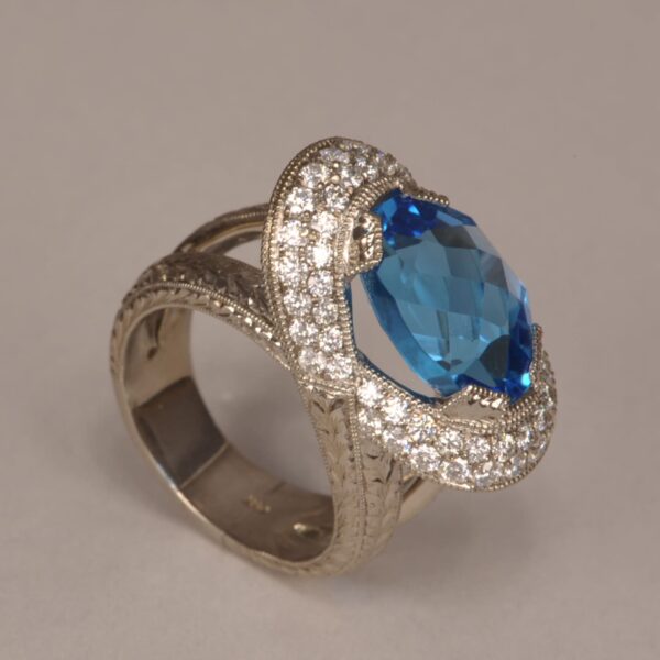 Stunning design, bue topaz and diamond ring, NEW