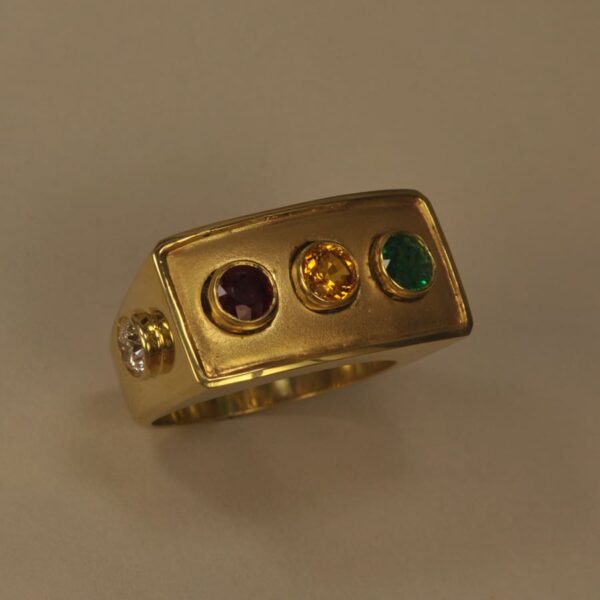 Heavy "signal" fine gemstone and diamond ring