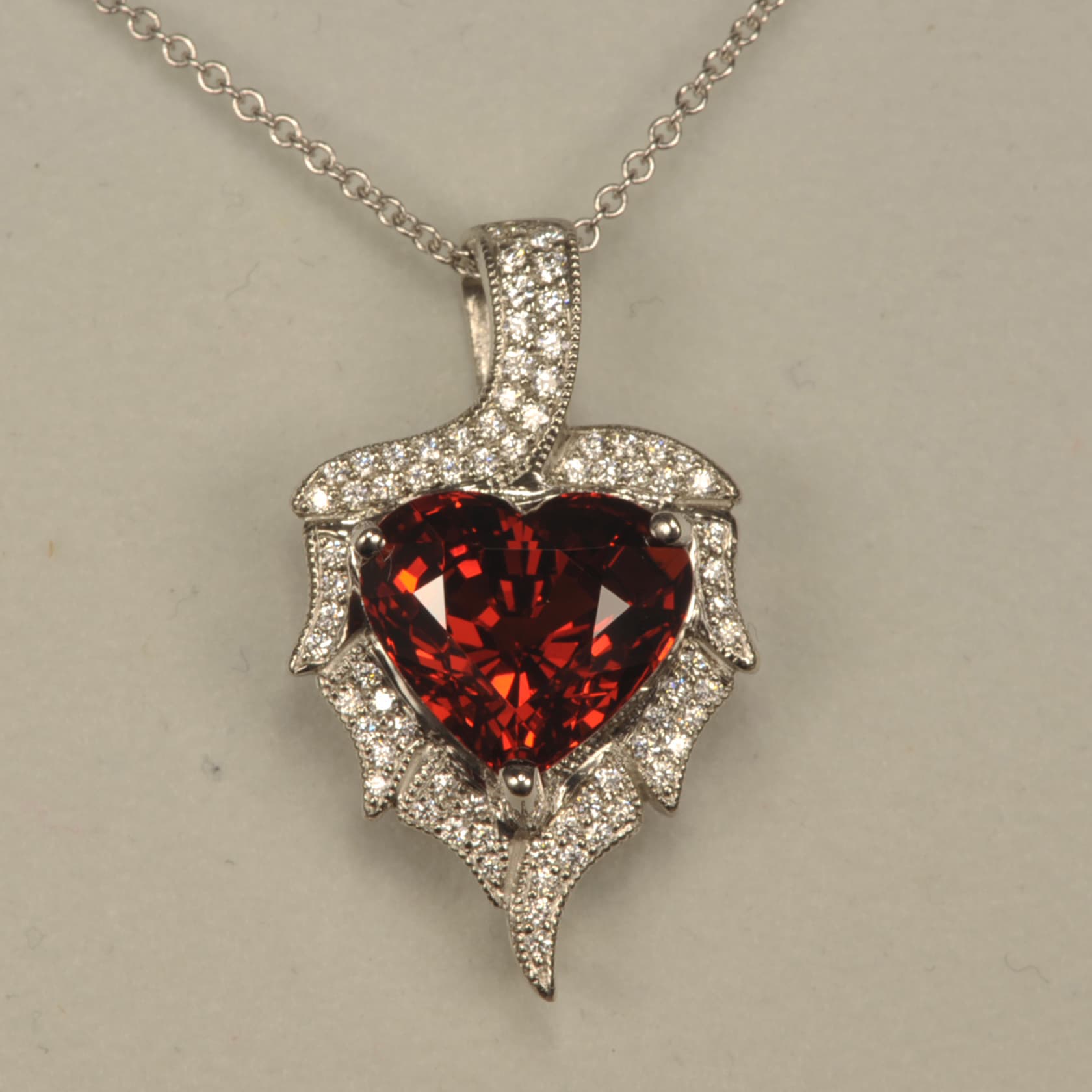 Pyrope red garnet and diamond pendant, screaming red color! best - Cajuel