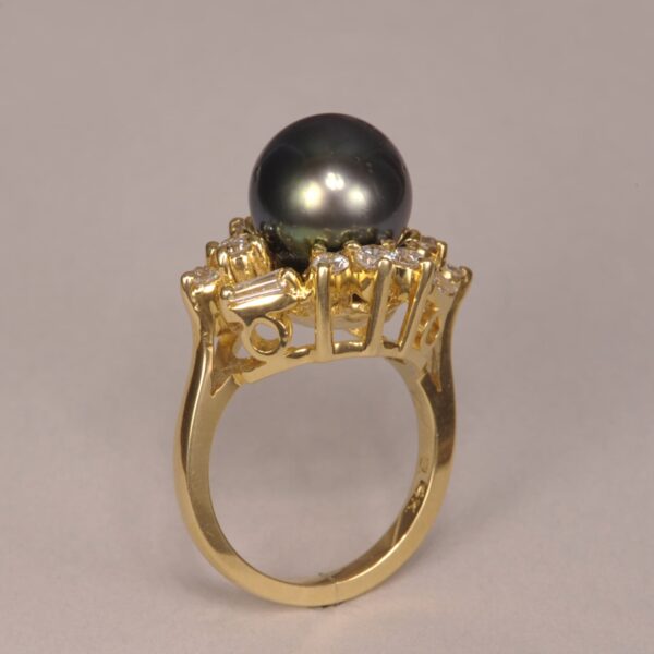 Tahitian black pearl and diamond ring, deep luster