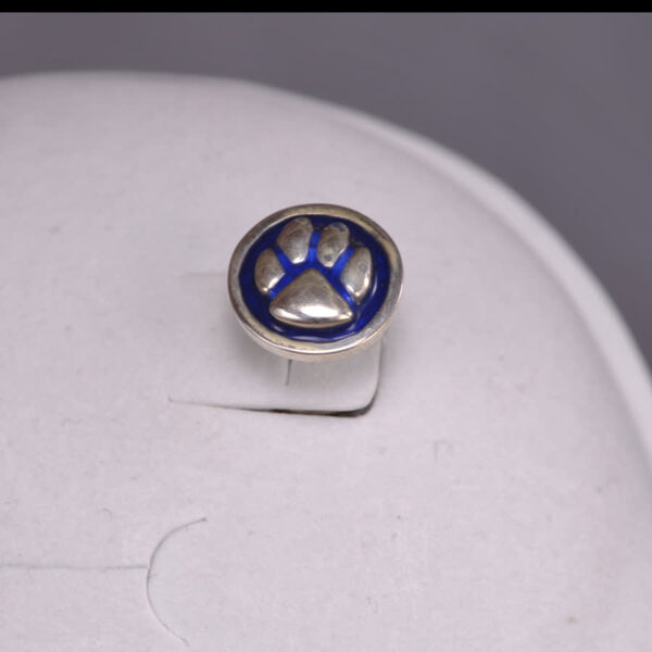 14k white gold and blue enamel cub paw tie tack, cat paw