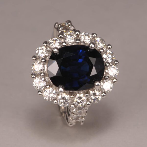 Royal Blue Sapphire and diamond ring, large and fine side diamonds