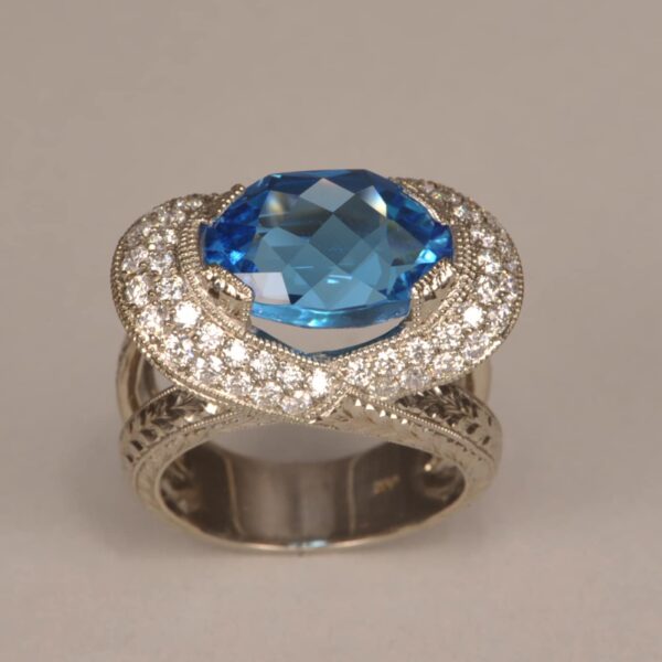 Stunning design, bue topaz and diamond ring, NEW