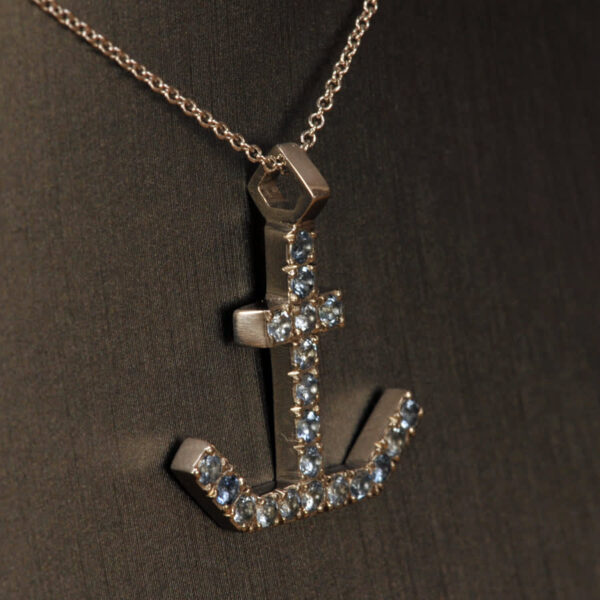 Platinum aquamarine anchor pendant with chain