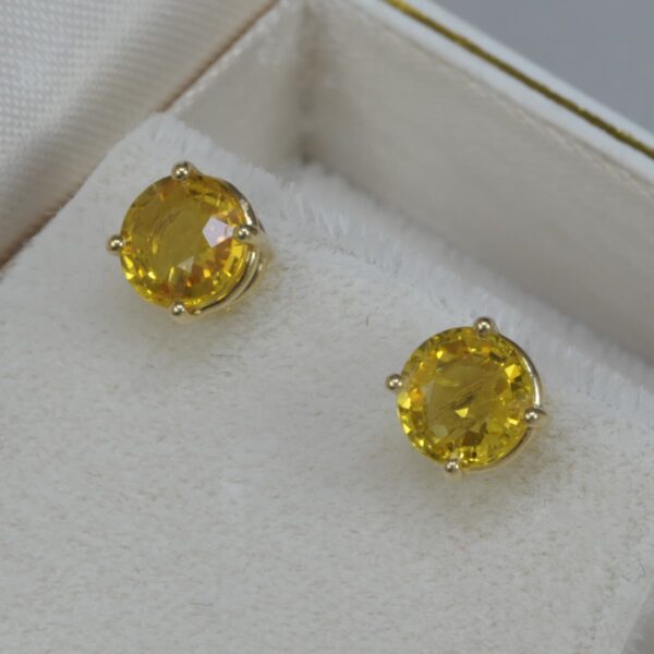 Lemon yellow sapphire stud earrings, 14K gold, new