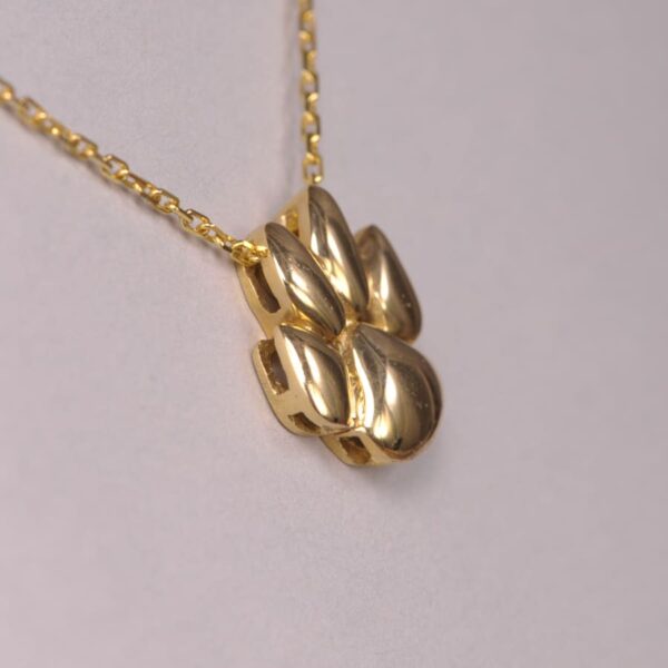 14K yellow gold cat paw / cub paw pendant with chain