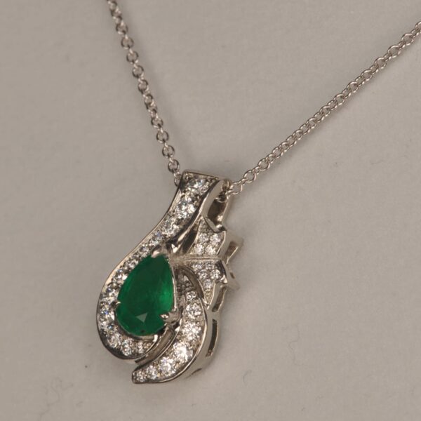 Emerald and diamond drop pendant with chain, stunning and brand new