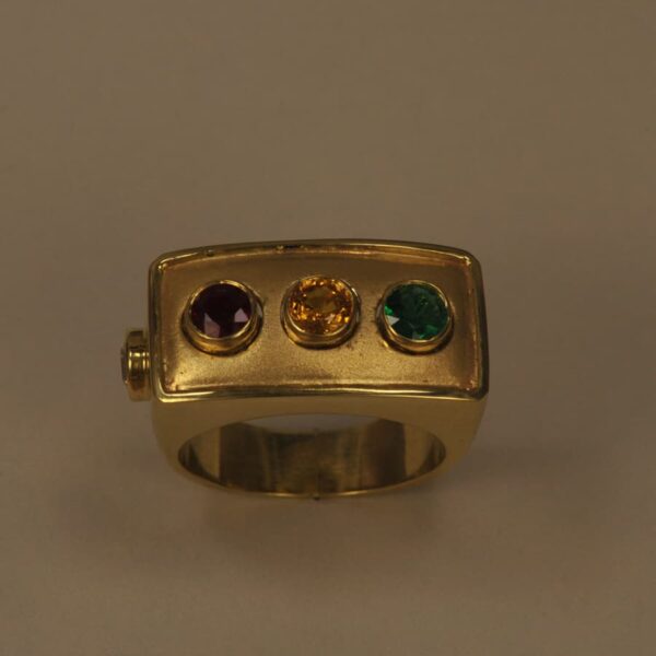 Heavy "signal" fine gemstone and diamond ring