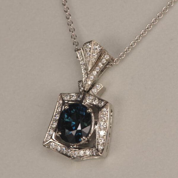 Blue sapphire and diamond pendant, bright sapphire and great design