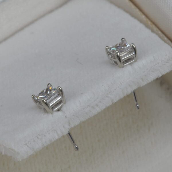 Princess cut diamond stud earrings, 14k gold, new