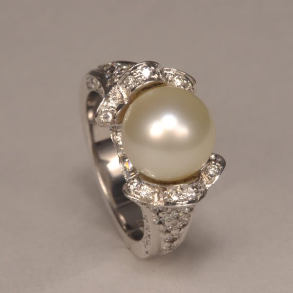 Natural Pearl and diamond ring, Handmade and very fine