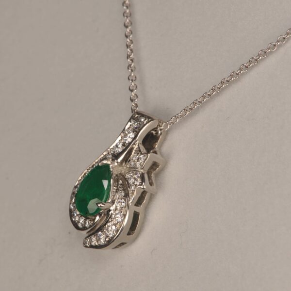 Emerald and diamond drop pendant with chain, stunning and brand new