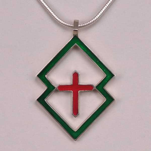 Geometric silver cross / crucifix pendant with chain