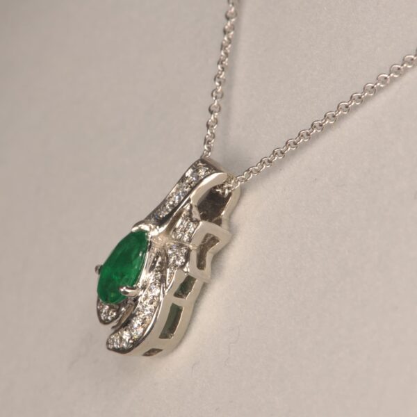 Emerald and diamond drop pendant with chain, stunning and brand new