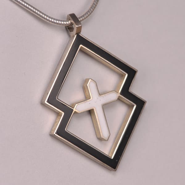 Geometric silver cross / crucifix pendant with chain