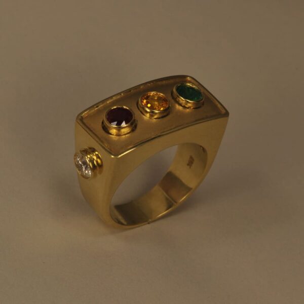 Heavy "signal" fine gemstone and diamond ring