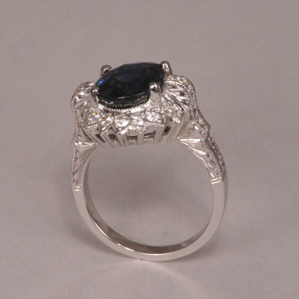 Very Fine Blue sapphire and diamond ring, brand new