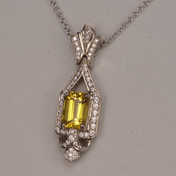 Yellow sapphire and diamond pendant, Cajuel deco style, MINT