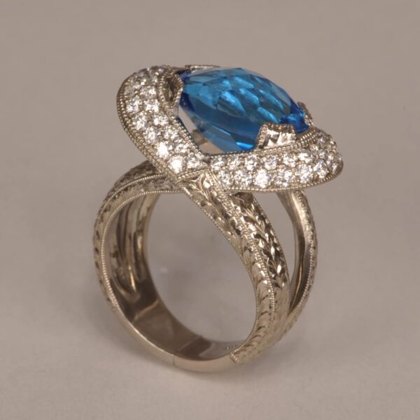 Stunning design, bue topaz and diamond ring, NEW