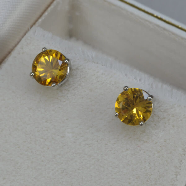 Golden yellow sapphire stud earrings, 14k gold, new