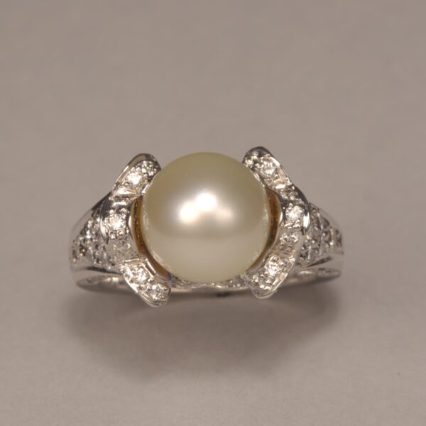 Natural Pearl and diamond ring, Handmade and very fine