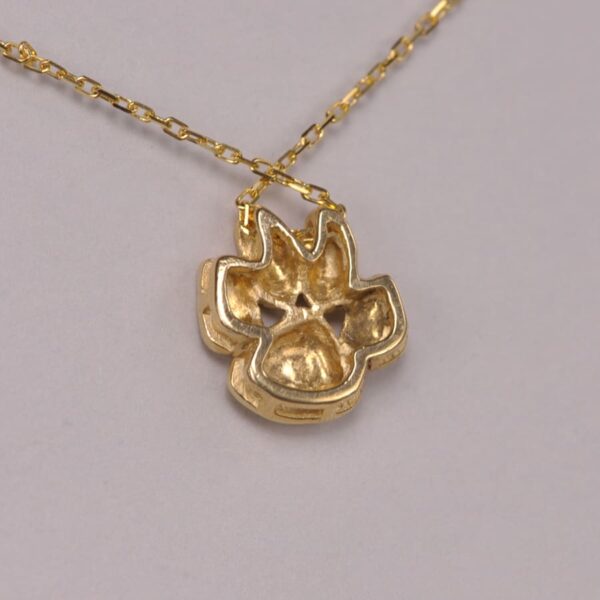 14K yellow gold cat paw / cub paw pendant with chain