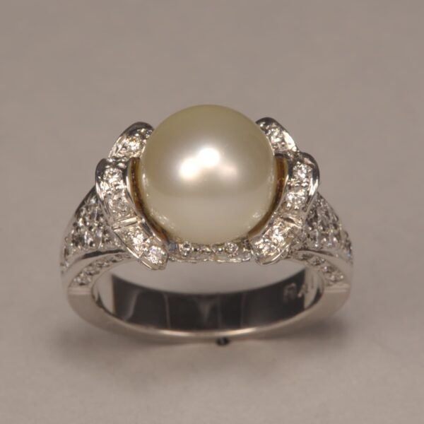 Natural Pearl and diamond ring, Handmade and very fine